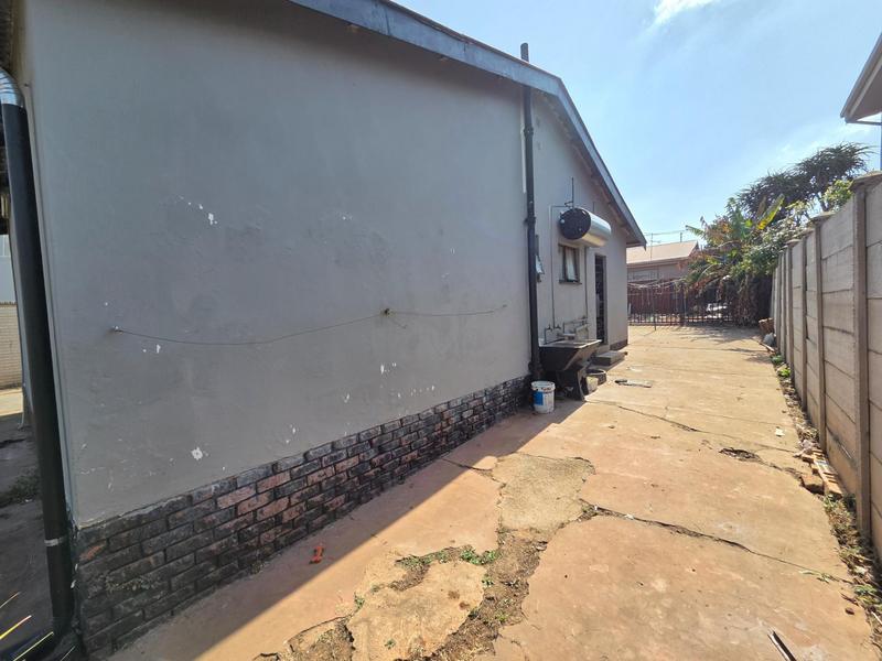 To Let 2 Bedroom Property for Rent in Laudium Gauteng