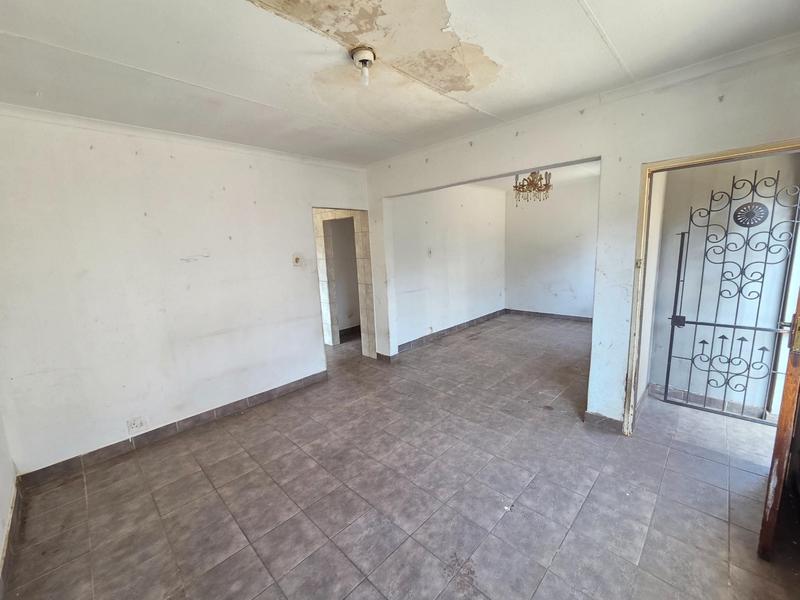To Let 2 Bedroom Property for Rent in Laudium Gauteng