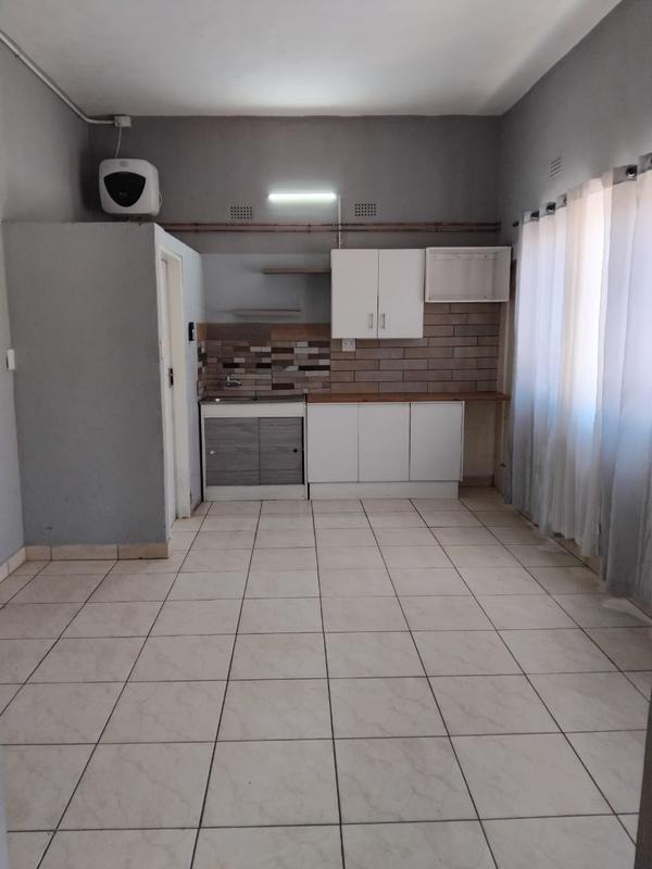 To Let 1 Bedroom Property for Rent in Malvern East Gauteng