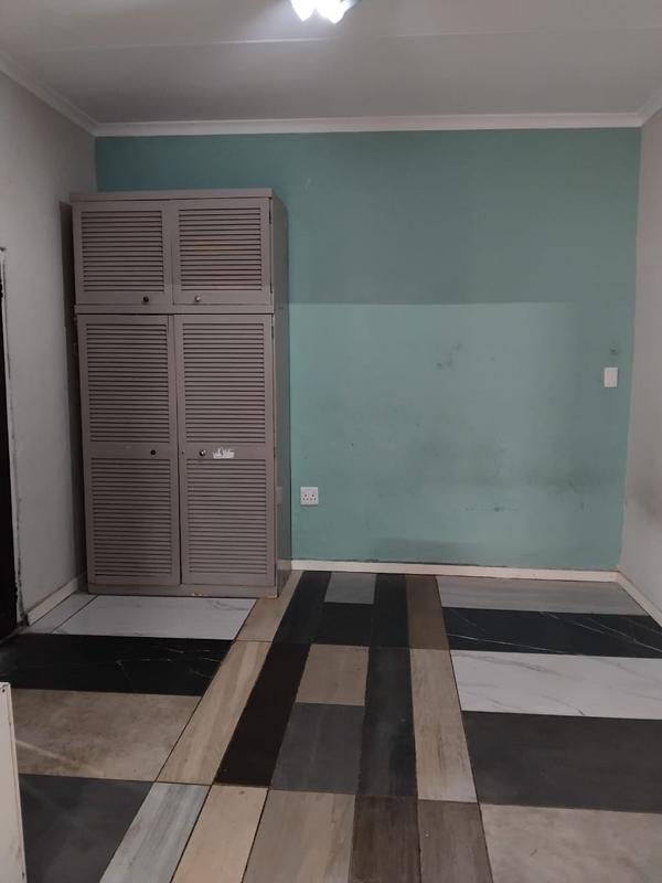 To Let 1 Bedroom Property for Rent in Malvern East Gauteng