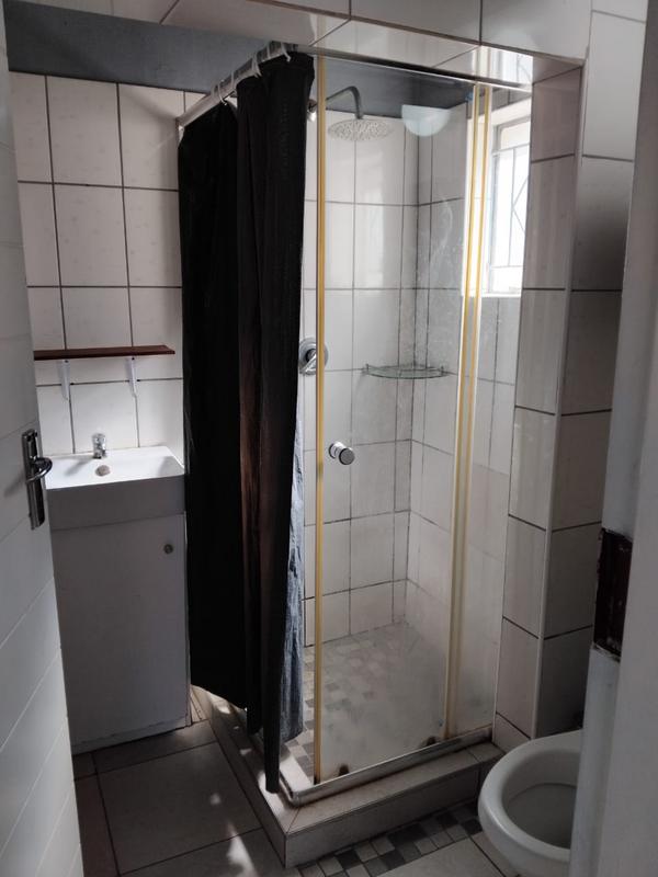 To Let 1 Bedroom Property for Rent in Malvern East Gauteng