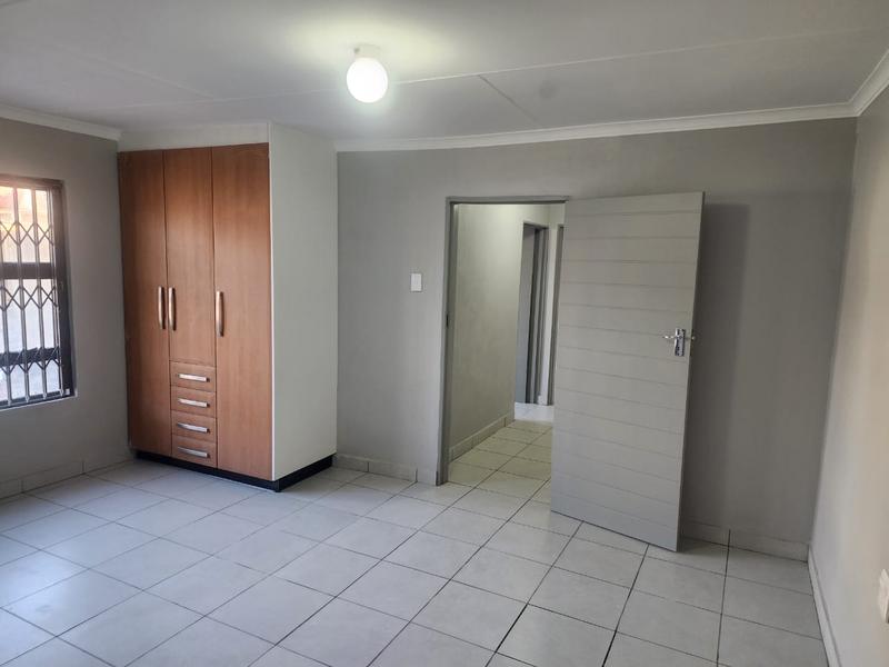 To Let 2 Bedroom Property for Rent in Birch Acres Gauteng