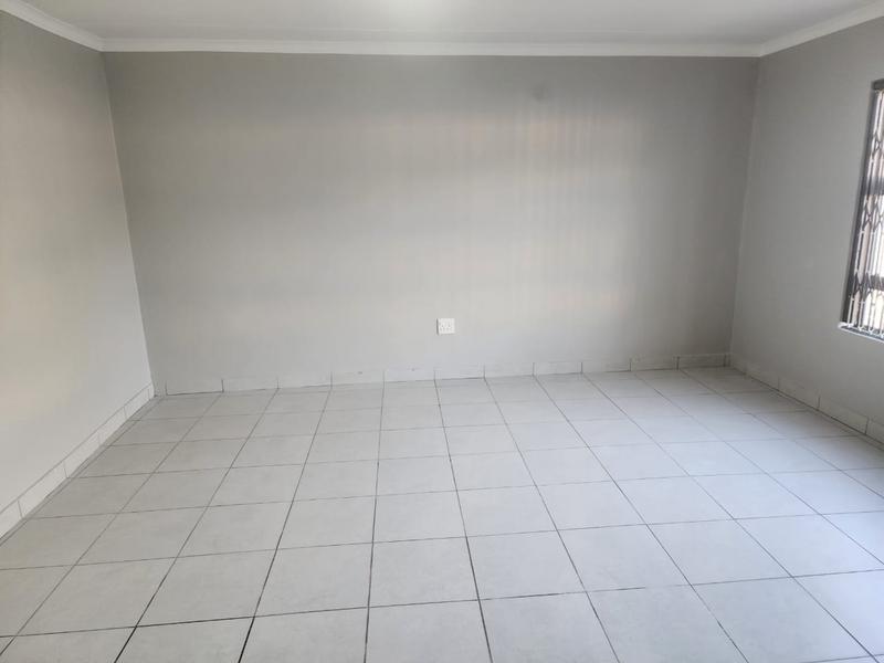To Let 2 Bedroom Property for Rent in Birch Acres Gauteng