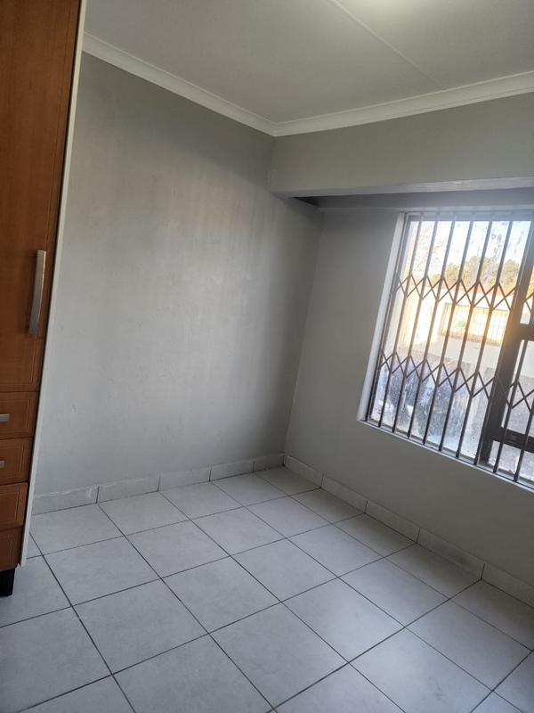 To Let 2 Bedroom Property for Rent in Birch Acres Gauteng