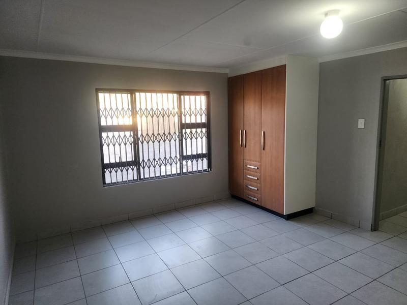 To Let 2 Bedroom Property for Rent in Birch Acres Gauteng