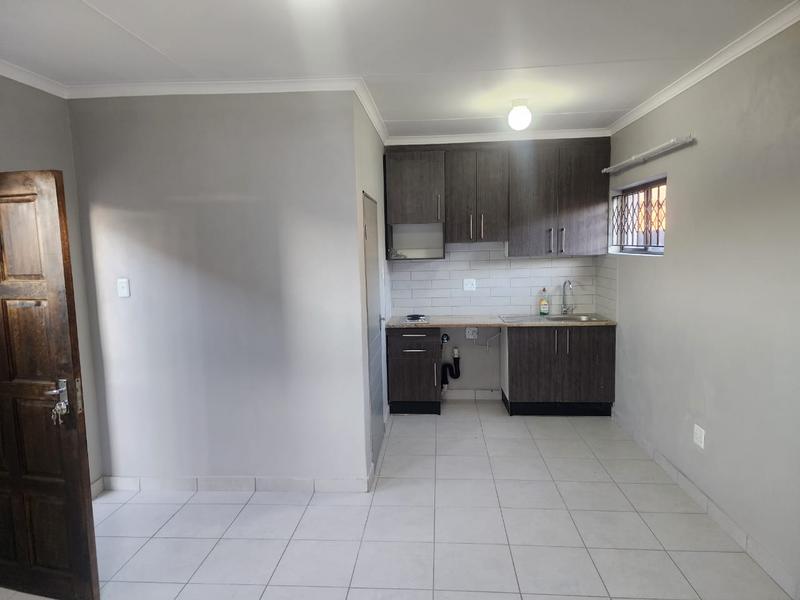 To Let 1 Bedroom Property for Rent in Birch Acres Gauteng