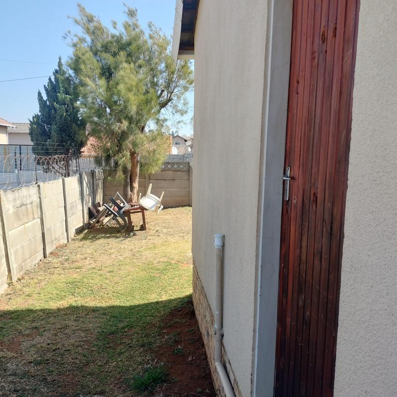 3 Bedroom Property for Sale in Witpoortjie Gauteng