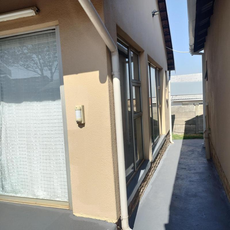 3 Bedroom Property for Sale in Witpoortjie Gauteng