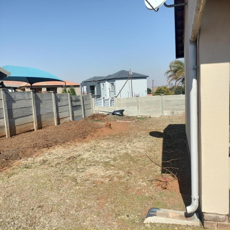 3 Bedroom Property for Sale in Witpoortjie Gauteng