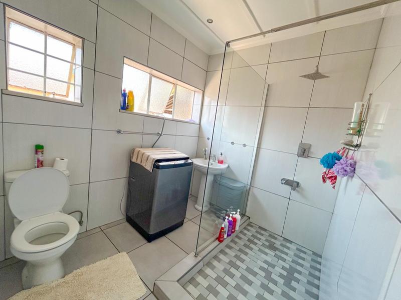 3 Bedroom Property for Sale in Discovery Gauteng