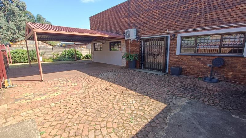 4 Bedroom Property for Sale in Sinoville Gauteng