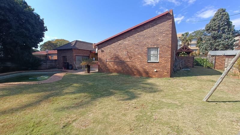 4 Bedroom Property for Sale in Sinoville Gauteng