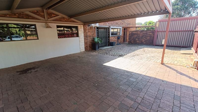 4 Bedroom Property for Sale in Sinoville Gauteng