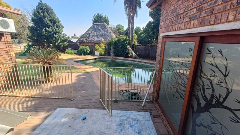 4 Bedroom Property for Sale in Sinoville Gauteng