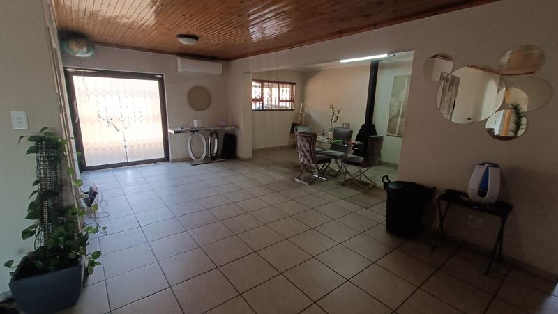 4 Bedroom Property for Sale in Sinoville Gauteng