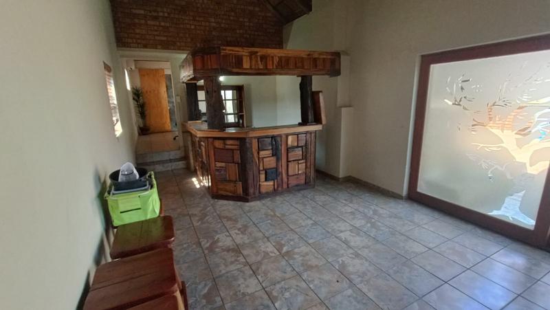 4 Bedroom Property for Sale in Sinoville Gauteng