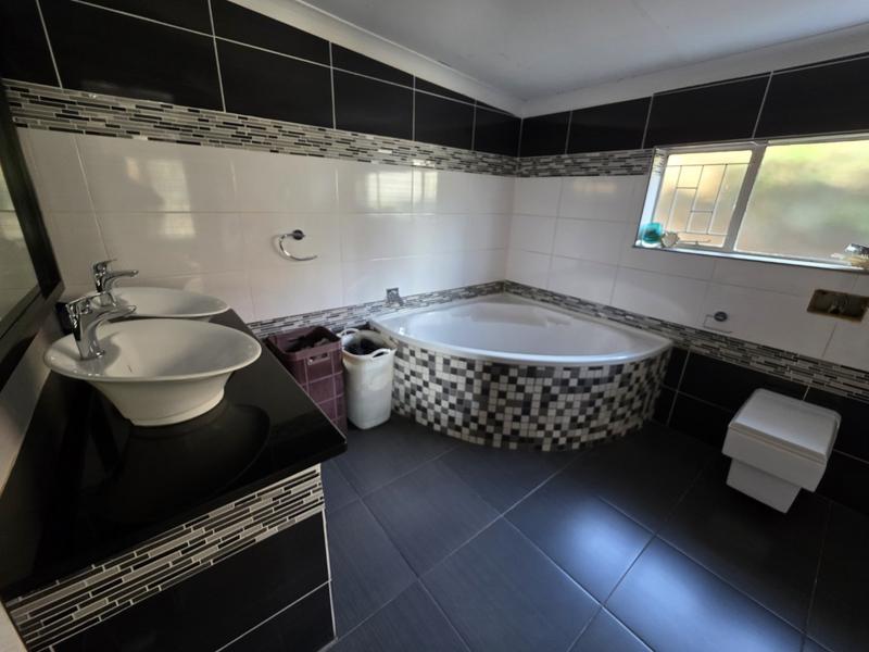 3 Bedroom Property for Sale in Magalieskruin Gauteng