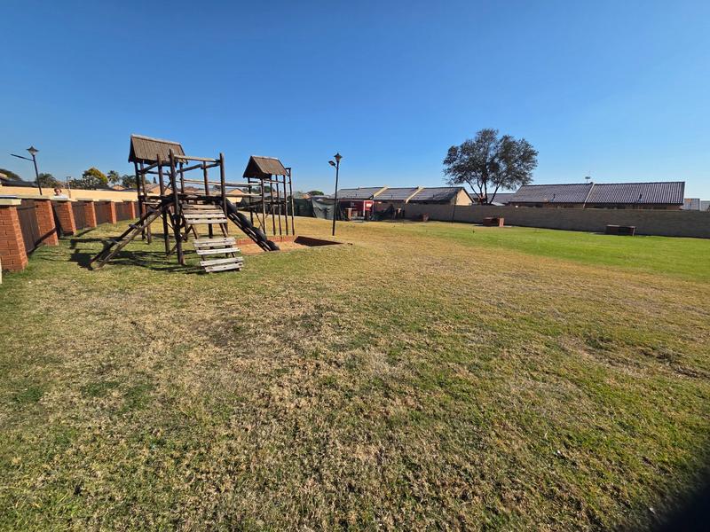 2 Bedroom Property for Sale in Twee Riviere Lifestyle Estate Gauteng