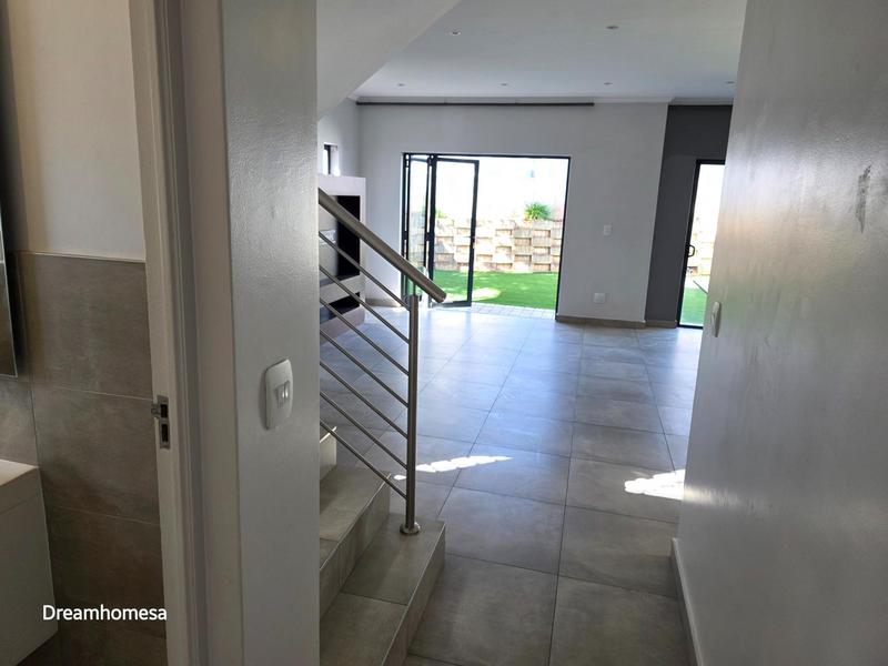 To Let 3 Bedroom Property for Rent in Morningside Gauteng