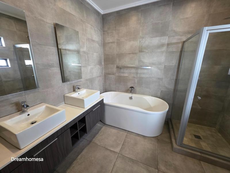 To Let 3 Bedroom Property for Rent in Morningside Gauteng