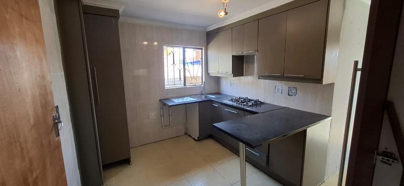 To Let 2 Bedroom Property for Rent in Tokoza Gauteng