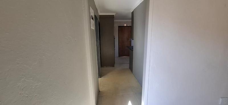 To Let 2 Bedroom Property for Rent in Tokoza Gauteng
