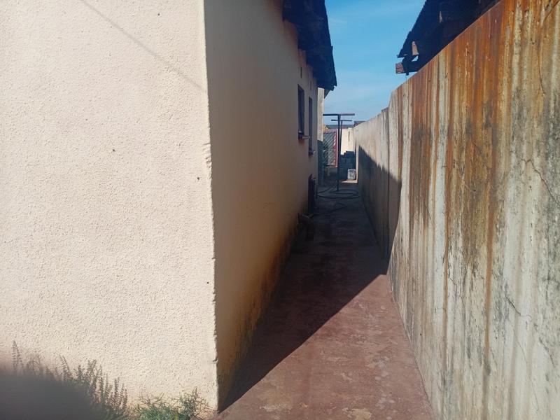 To Let 2 Bedroom Property for Rent in Tokoza Gauteng