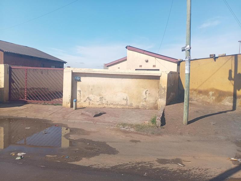 To Let 2 Bedroom Property for Rent in Tokoza Gauteng
