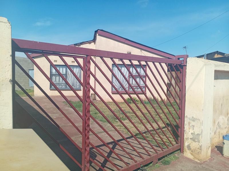 To Let 2 Bedroom Property for Rent in Tokoza Gauteng