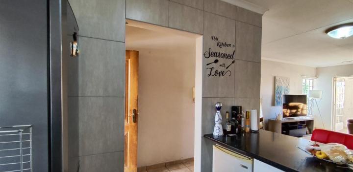 2 Bedroom Property for Sale in Freeway Park Gauteng