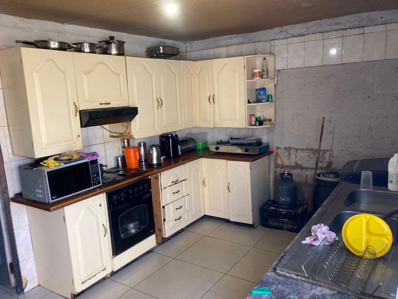 5 Bedroom Property for Sale in Daveyton Gauteng