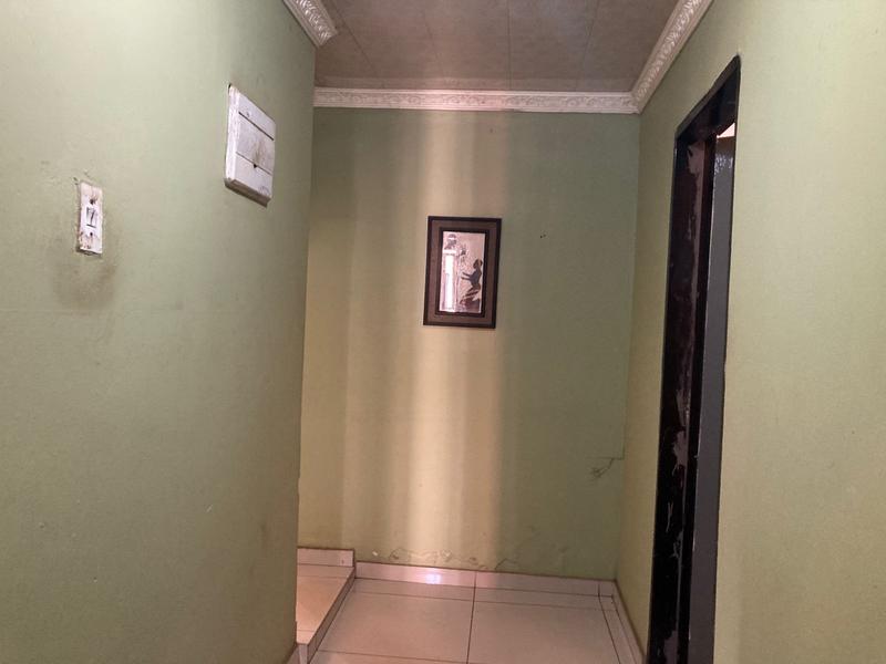 5 Bedroom Property for Sale in Daveyton Gauteng