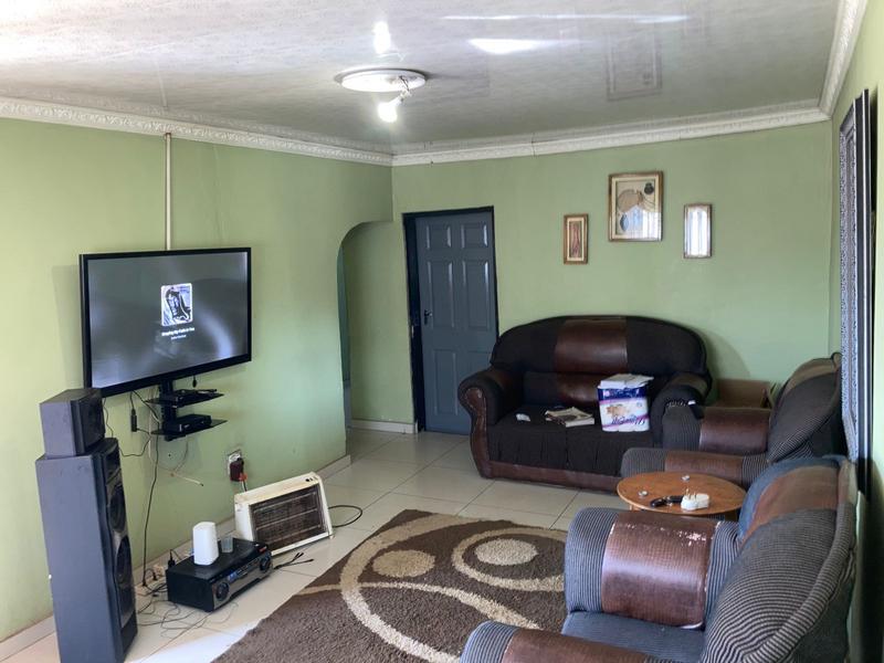 5 Bedroom Property for Sale in Daveyton Gauteng
