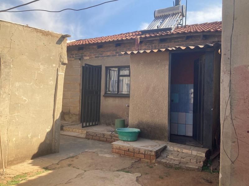 5 Bedroom Property for Sale in Daveyton Gauteng