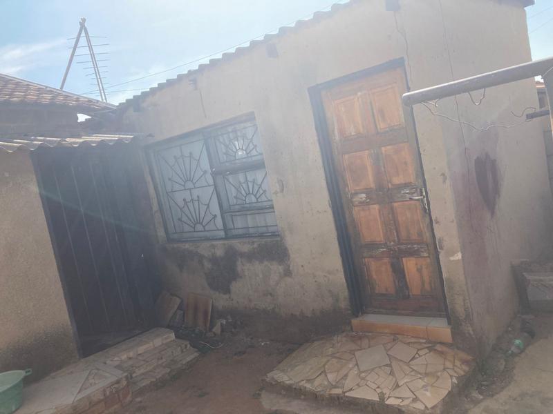 5 Bedroom Property for Sale in Daveyton Gauteng