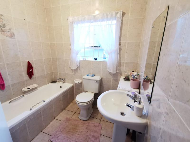 To Let 3 Bedroom Property for Rent in Golf Park Gauteng