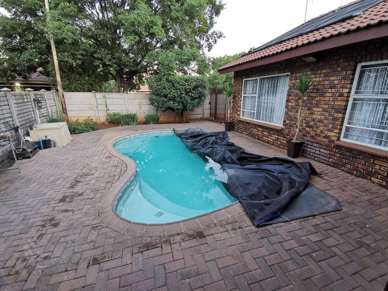 To Let 3 Bedroom Property for Rent in Golf Park Gauteng