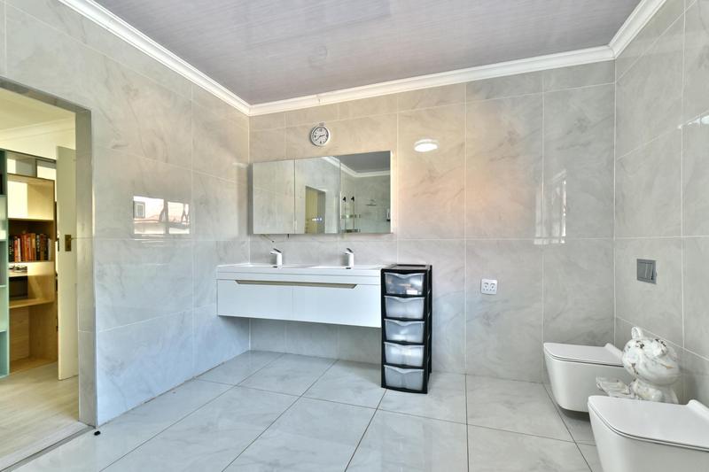 3 Bedroom Property for Sale in Cyrildene Gauteng