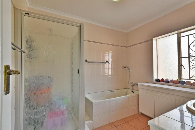 3 Bedroom Property for Sale in Cyrildene Gauteng