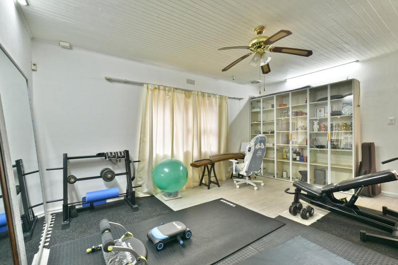 3 Bedroom Property for Sale in Cyrildene Gauteng