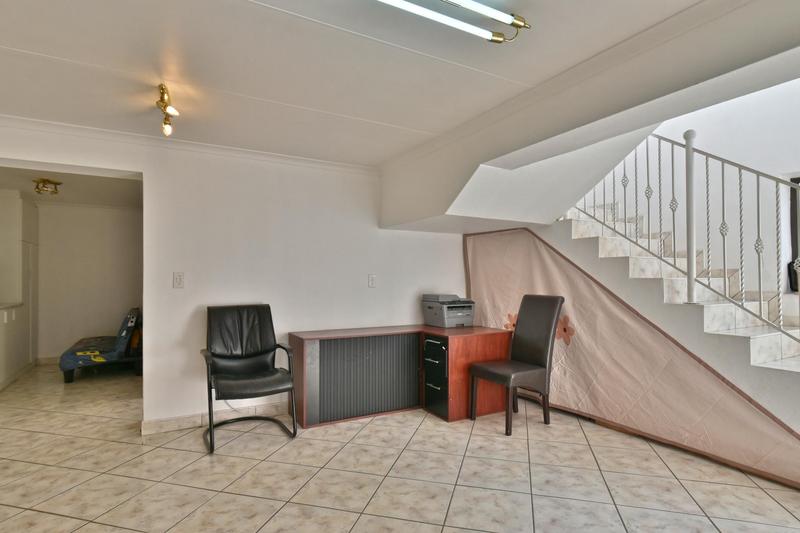 3 Bedroom Property for Sale in Cyrildene Gauteng