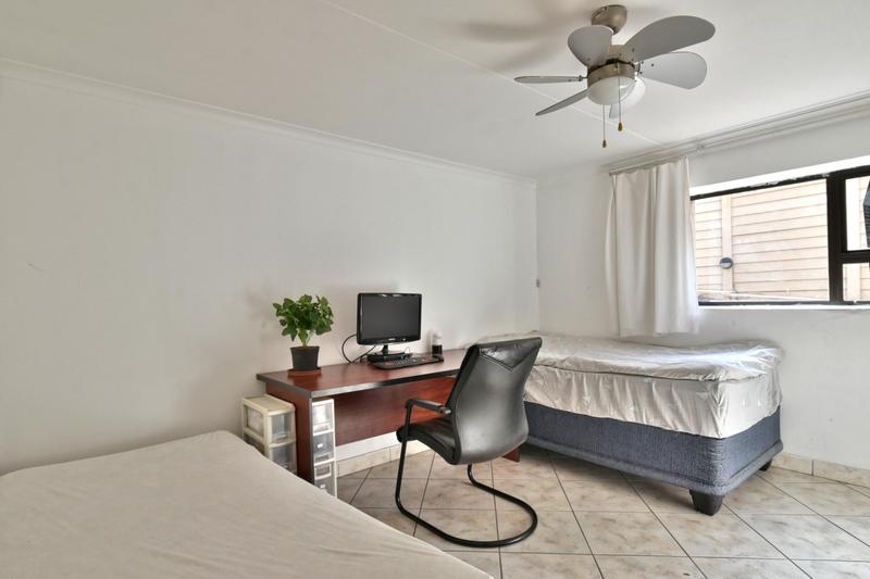 3 Bedroom Property for Sale in Cyrildene Gauteng