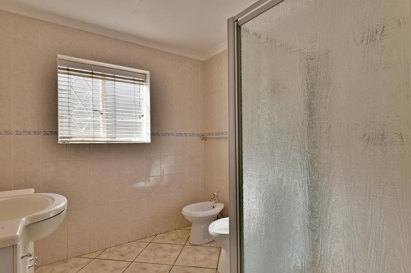 3 Bedroom Property for Sale in Cyrildene Gauteng