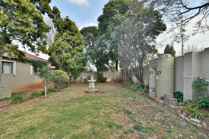 3 Bedroom Property for Sale in Cyrildene Gauteng