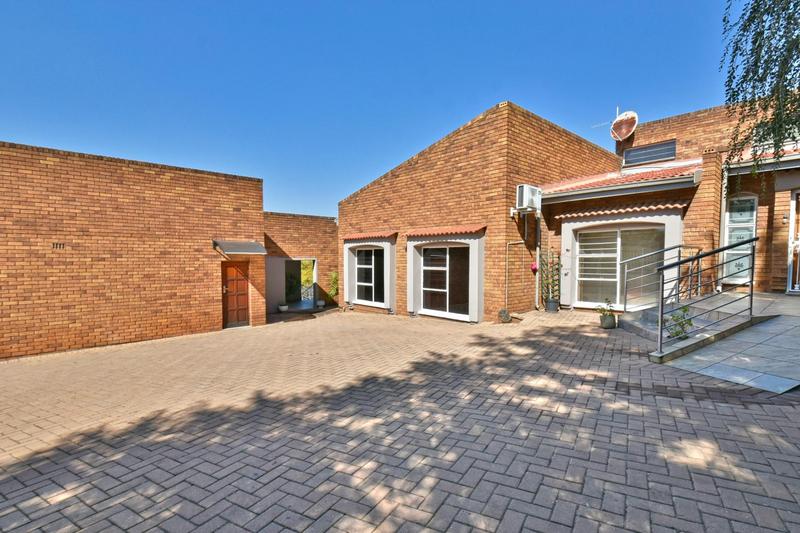 Commercial Property for Sale in Glenvista Gauteng