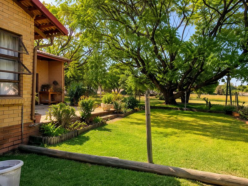 1 Bedroom Property for Sale in Randjesfontein A H Gauteng