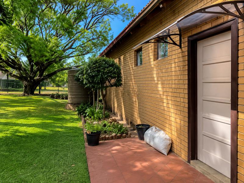 1 Bedroom Property for Sale in Randjesfontein A H Gauteng