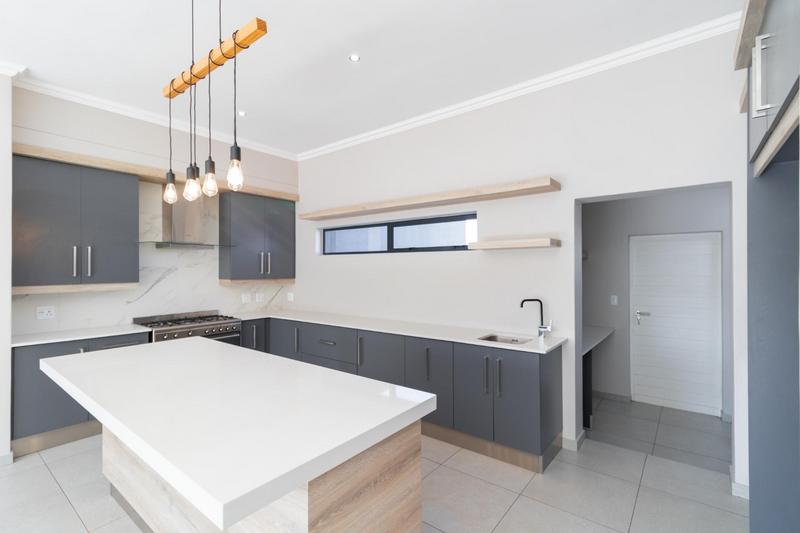 4 Bedroom Property for Sale in Midstream Estate Gauteng