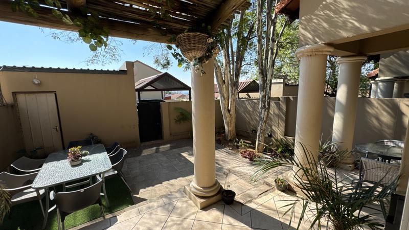 To Let 2 Bedroom Property for Rent in North Riding Gauteng