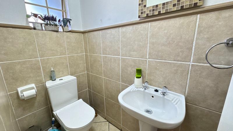 To Let 2 Bedroom Property for Rent in North Riding Gauteng